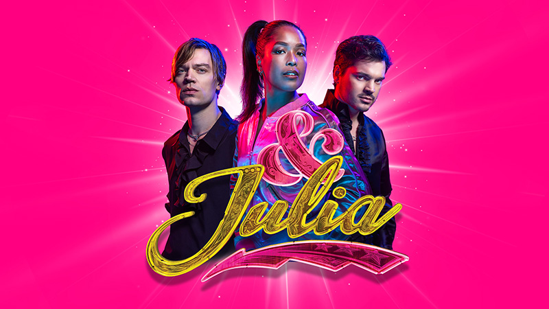 & Julia, sljbild med Oscar Zia, Viktor Norn och Joann Nugas